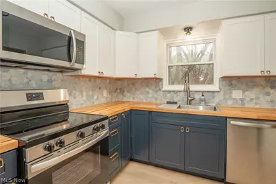 1423 Copley Meadows Drive, Copley, OH 44321 - Photo 9