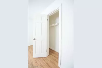 20600 Watson Road, Maple Heights, OH 44137 - Photo 11