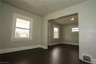 9409 Mt Auburn Ave, Loveland, OH 44104 - Photo 5