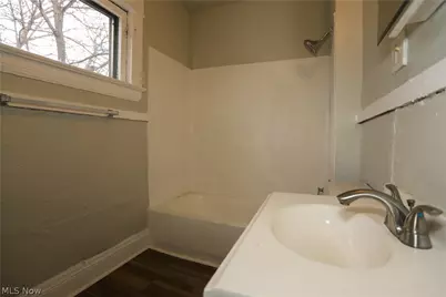 9409 Mount Auburn Avenue, Loveland, OH 44104 - Photo 7