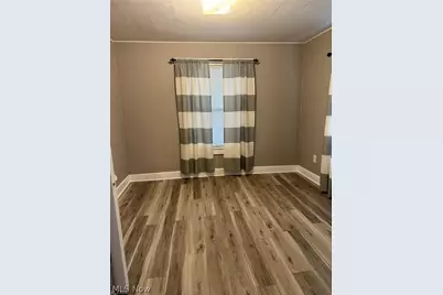 1729 Gambrinus Avenue SW, Canton, OH 44706 - Photo 9