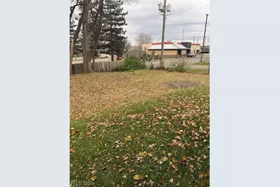 1729 Gambrinus Avenue SW, Canton, OH 44706 - Photo 5