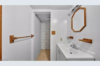 20648 Donny Brook Road, Maple Heights, OH 44137 - Photo 17