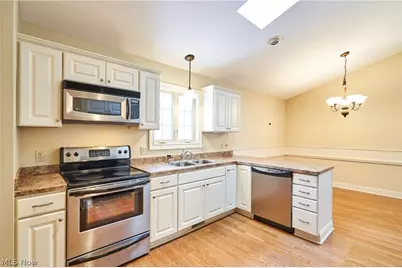 2729 Ariels Way, Akron, OH 44312 - Photo 3