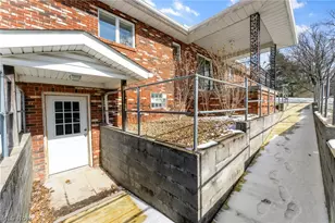 49075 Maple Ln, East Liverpool, OH 43920 - Photo 3