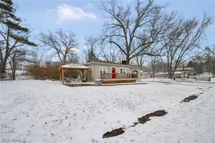 99 Meadowridge Rd, Mogadore, OH 44260 - Photo 3