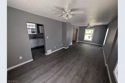 807 Woodland Avenue, Elyria, OH 44035 - Photo 5