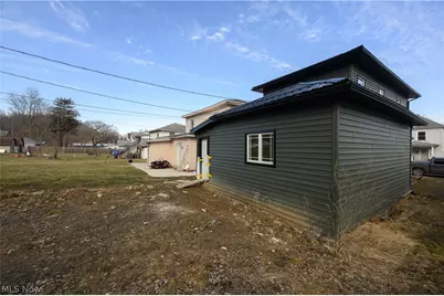530 E High Street, Uhrichsville, OH 44683 - Photo 3