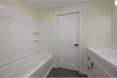 530 E High Street, Uhrichsville, OH 44683 - Photo 15