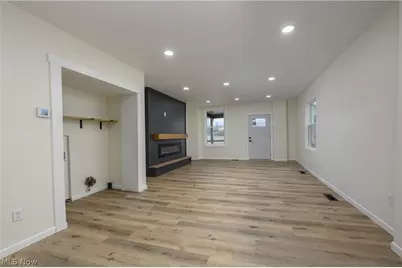 530 E High Street, Uhrichsville, OH 44683 - Photo 9