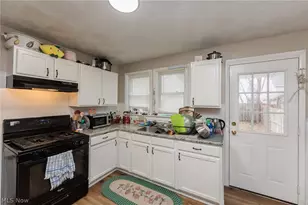 1446 Hopkins Ave, Oakwood, OH 44107 - Photo 11