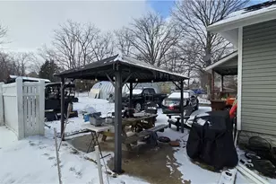 8176 Windham St, Garrettsville, OH 44231 - Photo 3