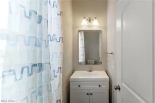 866 Somerby Cir, Uniontown, OH 44685 - Photo 13