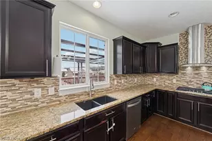 866 Somerby Cir, Uniontown, OH 44685 - Photo 11