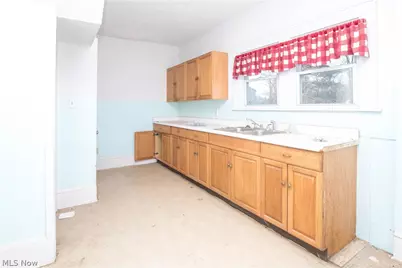 557 Wildwood Avenue, Akron, OH 44320 - Photo 3