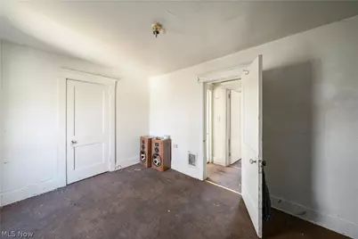 2407 Trussit Avenue, Youngstown, OH 44505 - Photo 13