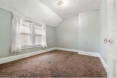 2112 Iris Court NW, Canton, OH 44709 - Photo 9