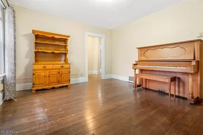 2112 Iris Court NW, Canton, OH 44709 - Photo 5