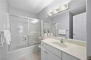 246 Village Ct, Columbiana, OH 44408 - Photo 9