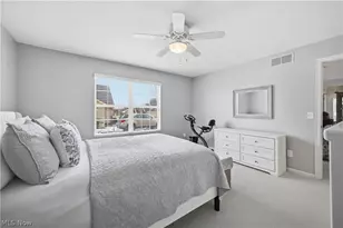 246 Village Ct, Columbiana, OH 44408 - Photo 7