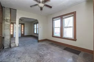 2226 Mahoning Ave, Warren, OH 44483 - Photo 7