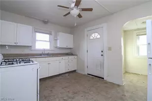 2226 Mahoning Ave, Warren, OH 44483 - Photo 9