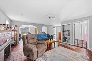 328 E 238th St, Euclid, OH 44123 - Photo 15