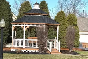 147 Village Ct, Columbiana, OH 44408 - Photo 37