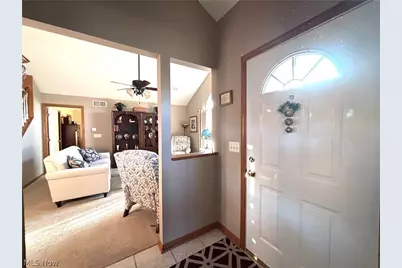 147 Village Court, Columbiana, OH 44408 - Photo 5