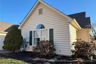 147 Village Ct, Columbiana, OH 44408 - Photo 3