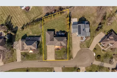 5229 Violet Knoll Avenue NE, Canton, OH 44705 - Photo 3