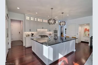 191 Bridgeport Way, Mayfield Heights, OH 44124 - Photo 3