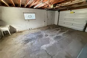 403 Burrows Ave, East Liverpool, OH 43920 - Photo 37