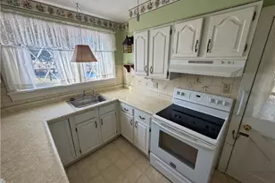 403 Burrows Ave, East Liverpool, OH 43920 - Photo 21