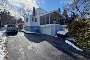 403 Burrows Ave, East Liverpool, OH 43920 - Photo 5