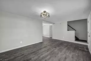 4890 Northwood Dr, Sheffield Lake, OH 44054 - Photo 9