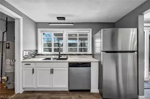 4890 Northwood Dr, Sheffield Lake, OH 44054 - Photo 17