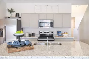 3540 Bushwillow Dr, Green, OH 44685 - Photo 5