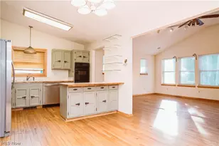 156 W Ingleside Dr, Akron, OH 44319 - Photo 5