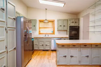 156 W Ingleside Drive, Akron, OH 44319 - Photo 9