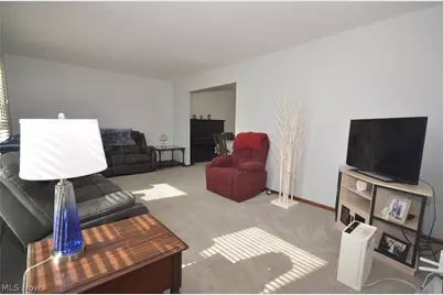 27 E Overdale Drive, Tallmadge, OH 44278 - Photo 5