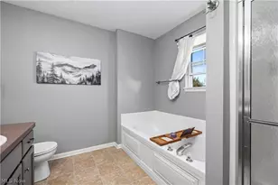 27226 S Emerald Ovl, Olmsted Twp, OH 44138 - Photo 27