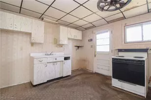 17638 Laurel Ave, Lake Milton, OH 44429 - Photo 5