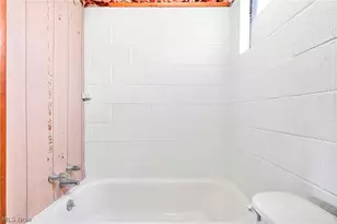 627 Lincoln Ave, Barberton, OH 44203 - Photo 29