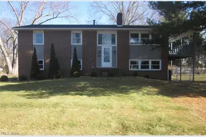 1634 Montaque Avenue NW, Massillon, OH 44646 - Photo 1