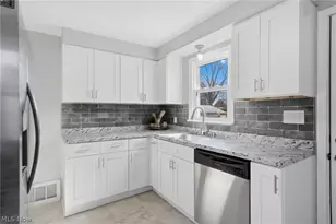 1610 Colonial Blvd NE, Canton, OH 44714 - Photo 13