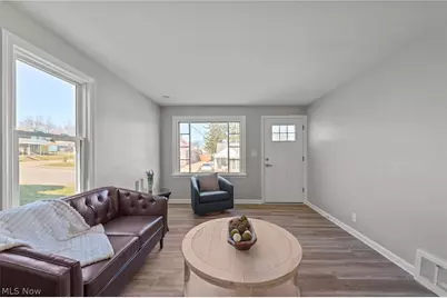 1610 Colonial Boulevard NE, Canton, OH 44714 - Photo 9