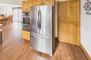 704 23rd St, Vienna, WV 26105 - Photo 7