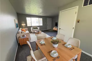 4878 Banbury Ct, Warrensville Heights, OH 44128 - Photo 3