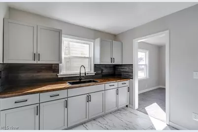 2808 Kirby Avenue NE, Canton, OH 44705 - Photo 3